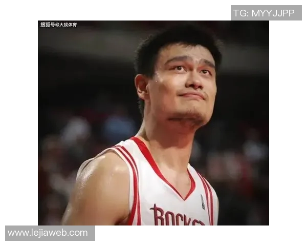 姚明：中国篮球的传奇中锋与NBA历史的璀璨星辰